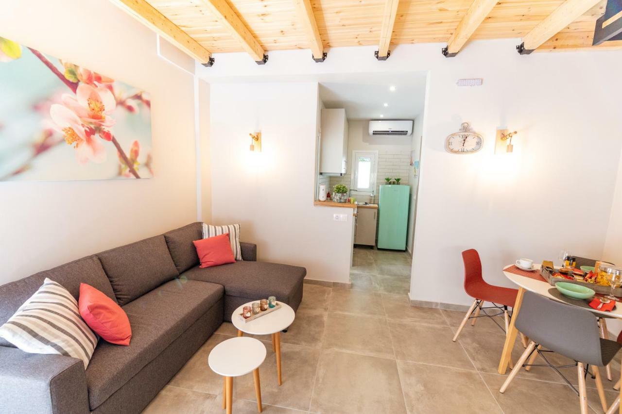 Appartement Mantisses 3 à Kalamata Extérieur photo